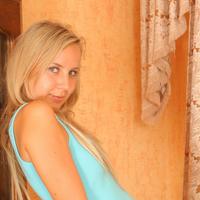 Hot blonde in her cute pink shorts