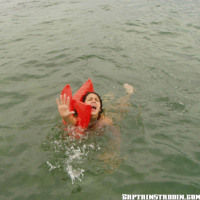 Poor chick trown out in the sea after getting fucked in the yacht