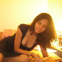 indian girl bela showing her juicy boobs