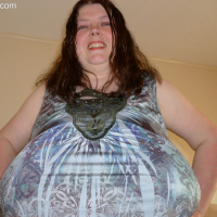 Tracy Heavy Big Breasts